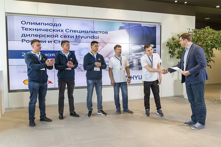 Слесарь-электрик Сергей Серяков стал победителем международной олимпиады технических специалистов Hyundai.